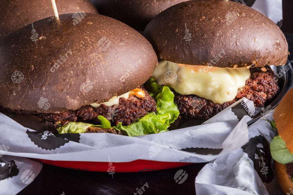 Бургер-сет L заказать с доставкой от Black Star Burger Catering по цене ...