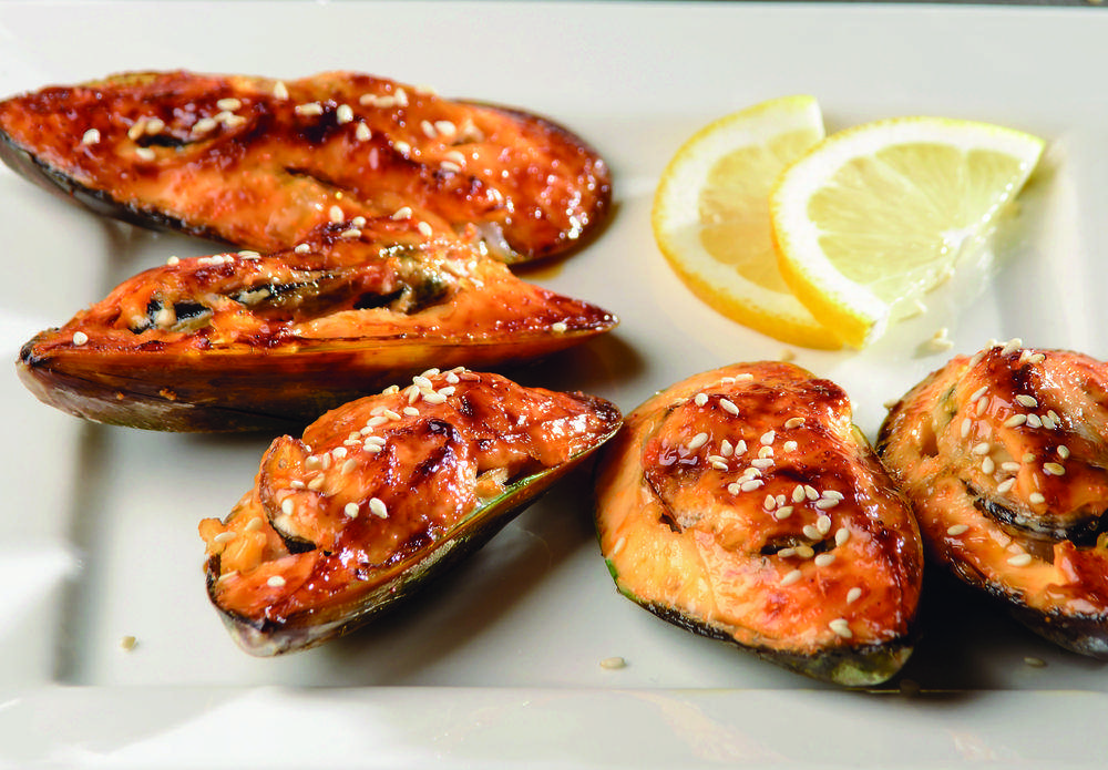 Мидии киви запеченные. Мидии в спайси соусе. Запеченные мидии. Мидии во владимире. Запечённые мидии в ракушках.