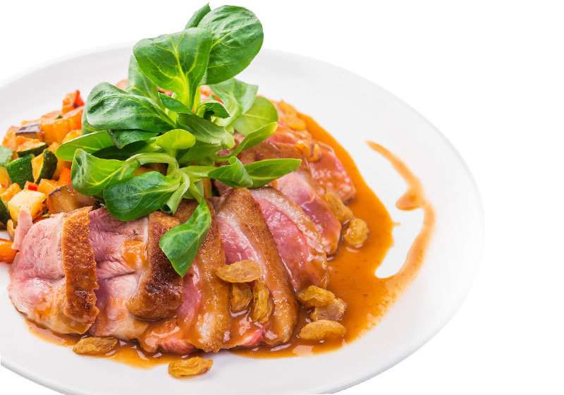Собак с уткой и овощами. Утка в кисло сладком соусе с овощами.