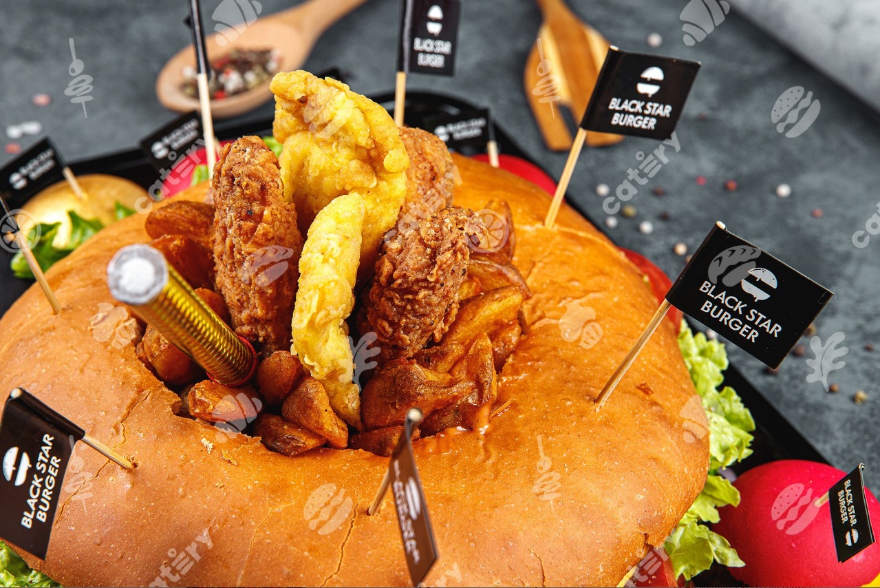 Бургер-торт заказать с доставкой от Black Star Burger Catering по цене 7200  рублей | Кейтеринговые услуги в Санкт-Петербурге Catery.ru