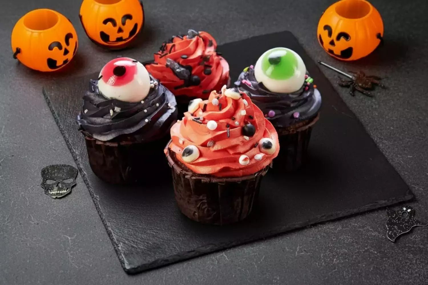 Вкус против тьмы: подбираем идеальную еду на Хэллоуин